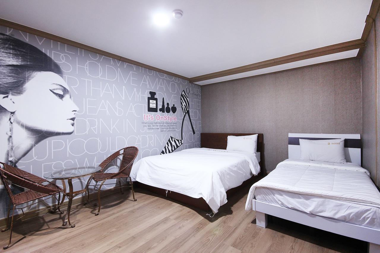 Happy Q Motel Andong Exterior photo
